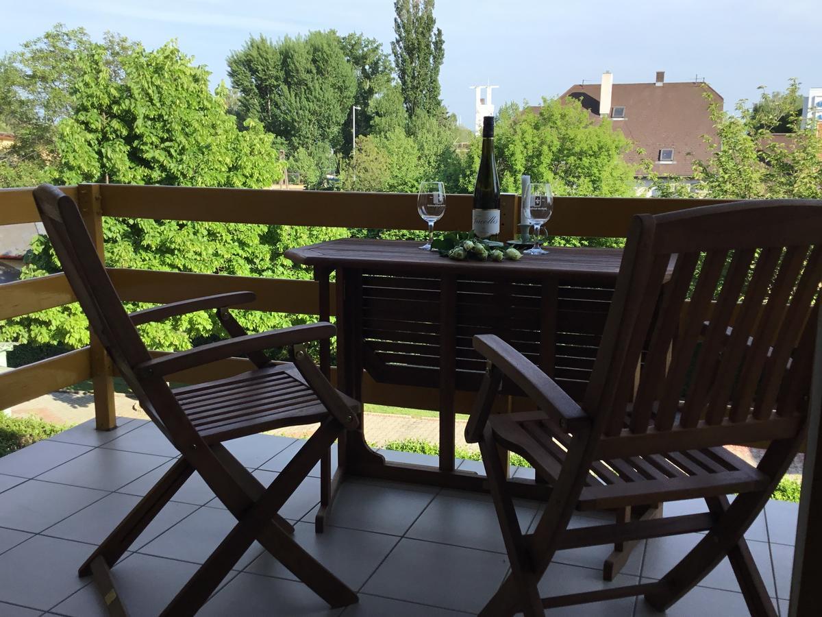 Soos Apartman Balatonfured Exterior photo